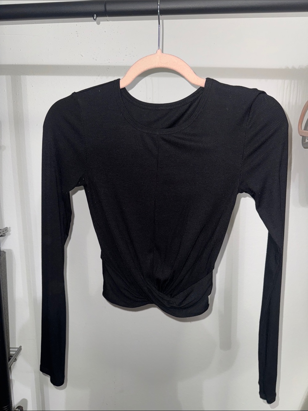 Vuori Black Long-Sleeve Twist-Front Top